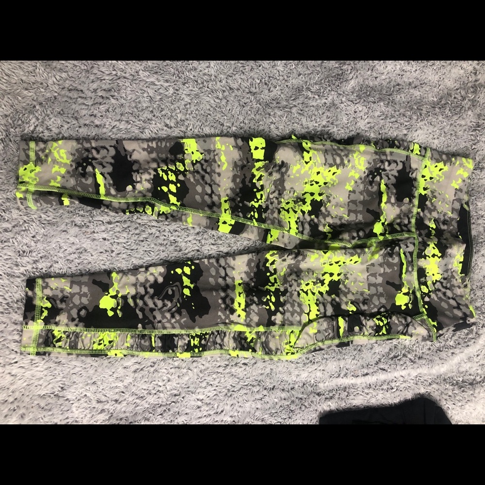 3/4 length Calvin Klein workout leggings
